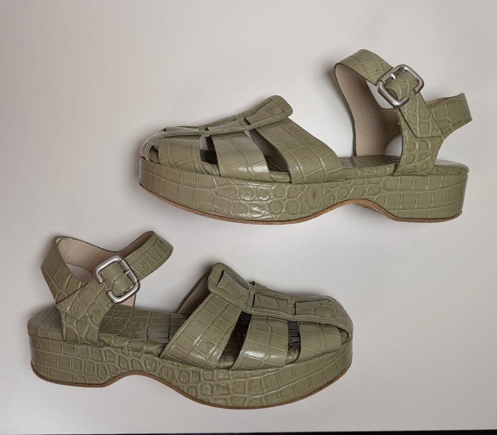 Freda Salvador Lizzie Croc Embossed Fisherman Sandals 6 Eucalyptus